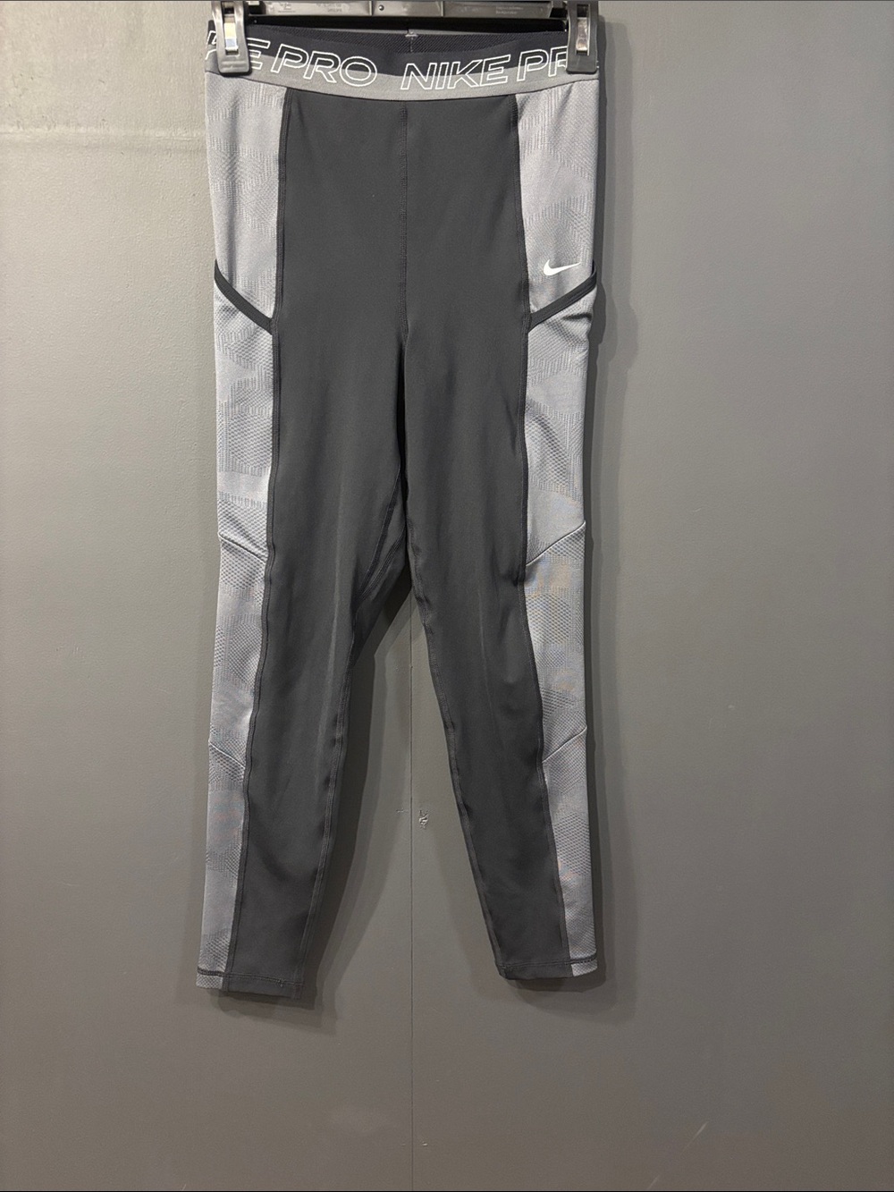 Nike Pro Black and Gray Colorblock Leggings